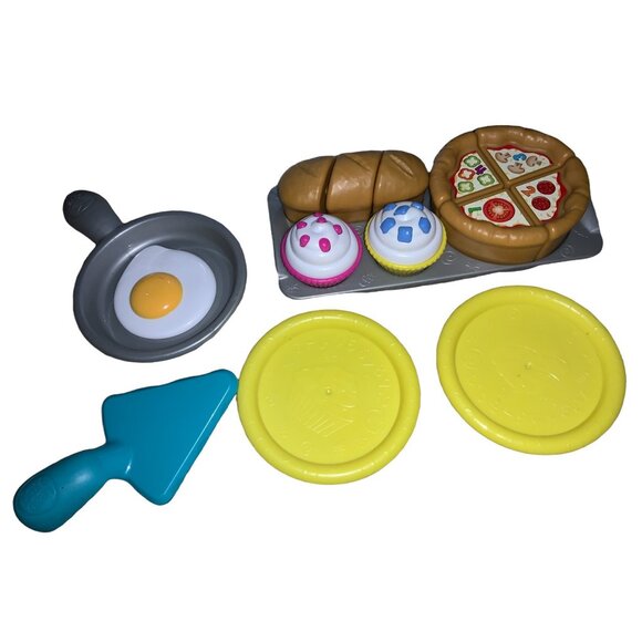 Leap-frog Number Lovin’ Oven- Pretend Cook, Count, Share - Picture 2 of 5